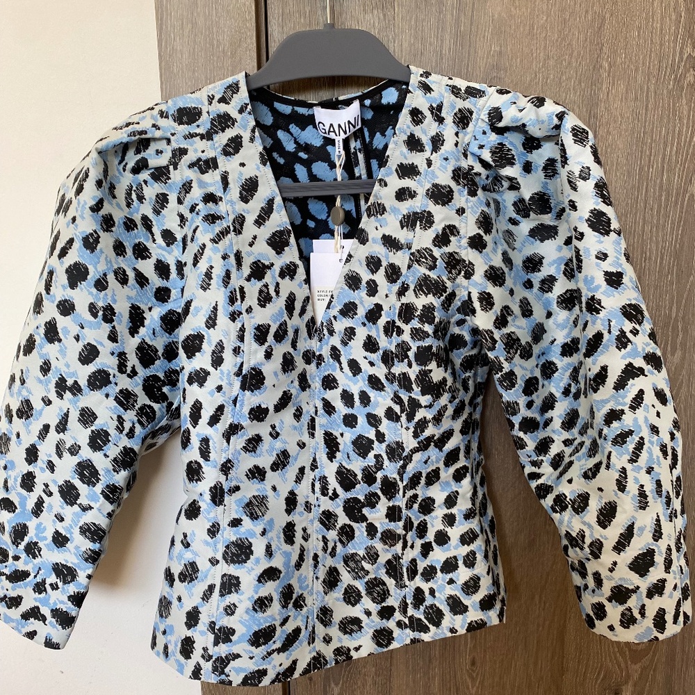 GANNI Leopard Print Top Blue Crispy Jacquard Size 32 Puff Sleeve Blouse NWT